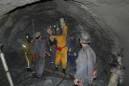 长征镇工程爆破中的危险因素分析以及应对工程爆破危险的措施